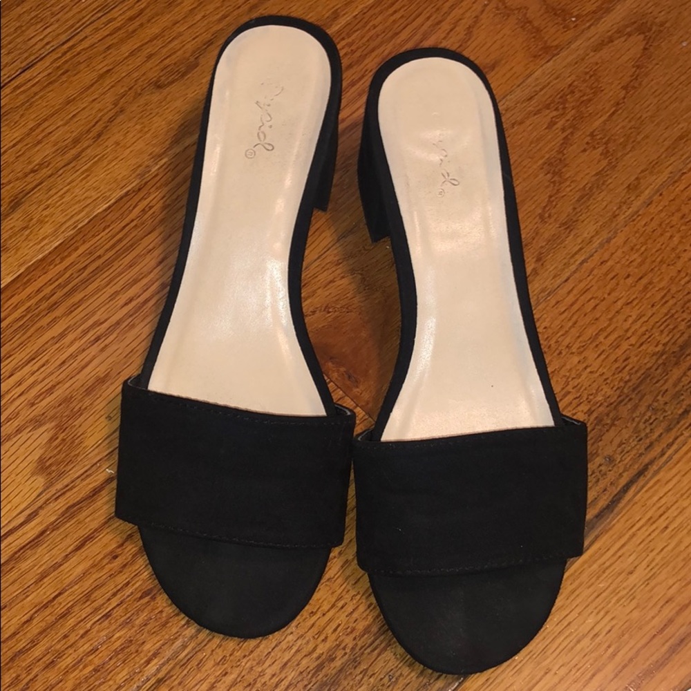 Sandals with wide heel